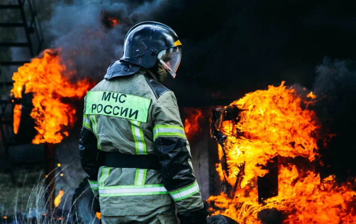 Пожар Кизеловском районе: возгорание кровли дома и надворных построек Пожар Кизеловском районе: возгорание кровли дома и надворных построек