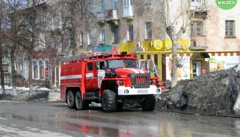 В городе Кизеле загорелся дом с баней