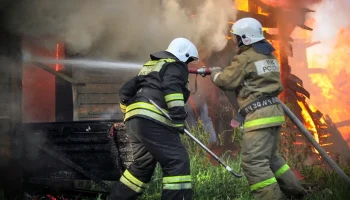 Огнеборцы Александровска ликвидировали возгорание жилого дома.