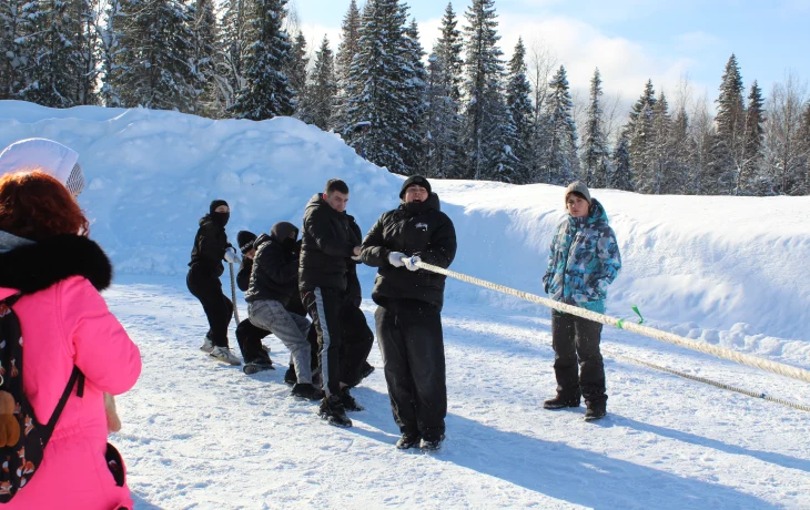 Кизеловские подростки приняли участие в зональном этапе Спартакиады «Волшебный мяч» Кизеловские подростки приняли участие в зональном этапе Спартакиады «Волшебный мяч»