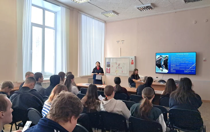 В Кизеле сотрудники полиции рассказали студентам техникума о своей службе В Кизеле сотрудники полиции рассказали студентам техникума о своей службе